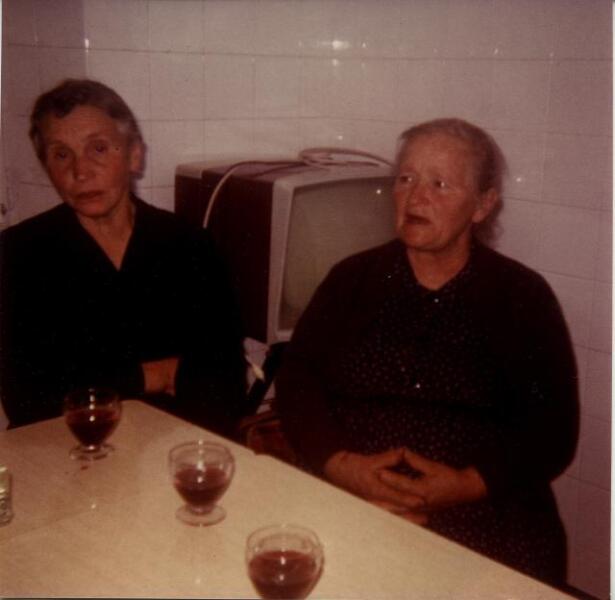 Scaled image My Mother's Mother (left) and my Father's (right).jpeg